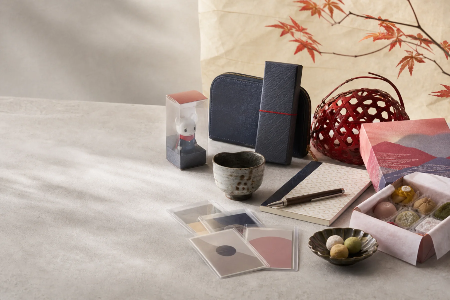 日本の季節限定品、文具、工芸品、ホビー商品のイメージ